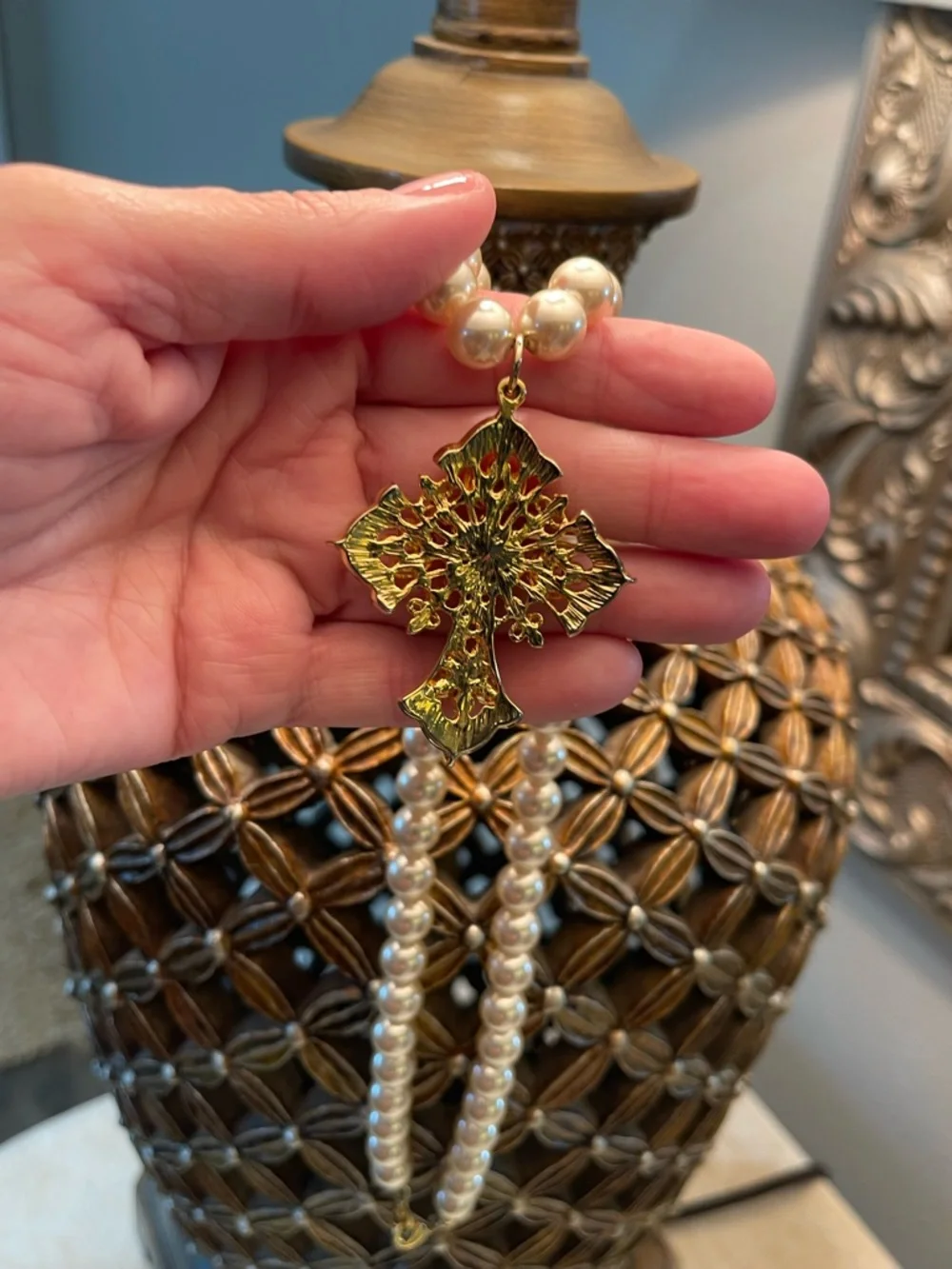 Premier Designs Cream Pearl Necklace with Gold Filigree Cross Pendant
